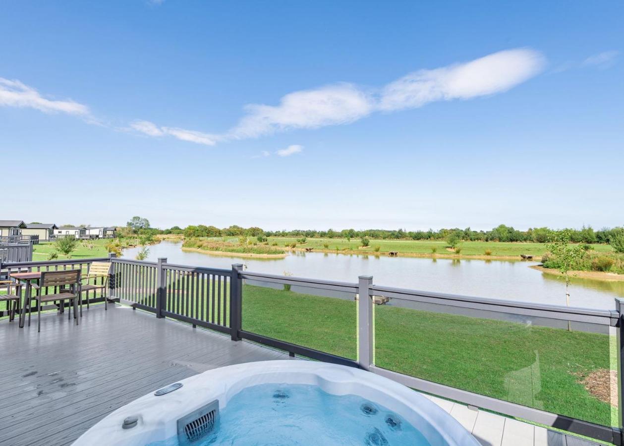Home Farm Park Lakeside Retreat Burgh le Marsh Rum bild