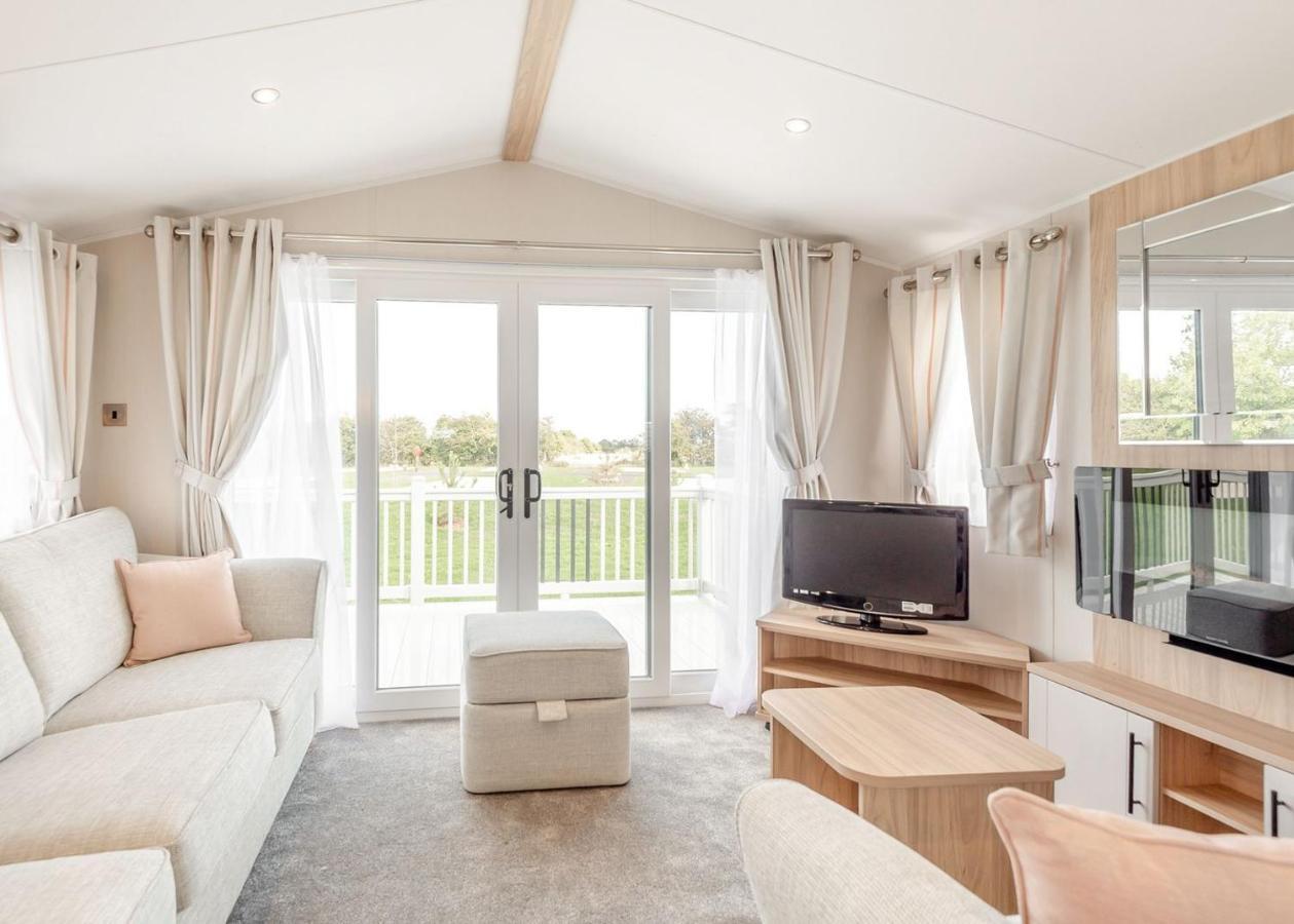 Home Farm Park Lakeside Retreat Burgh le Marsh Rum bild